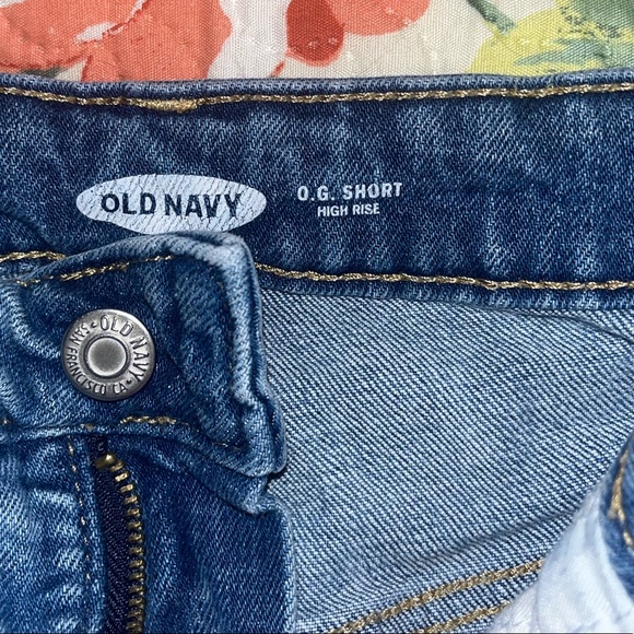 Old Navy High Rise Shorts size 10 - Picture 2 of 3